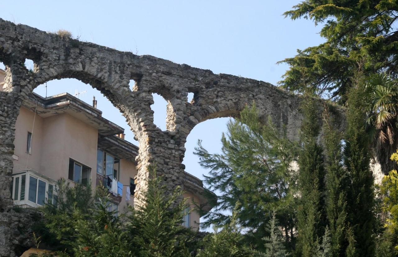 La Casa Sugli Archi Bed and Breakfast Salerno Eksteriør billede